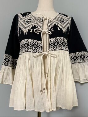 Lucy and Laurel,Black & Cream Embroidered Tie-Front Boho Top/Jacket size small